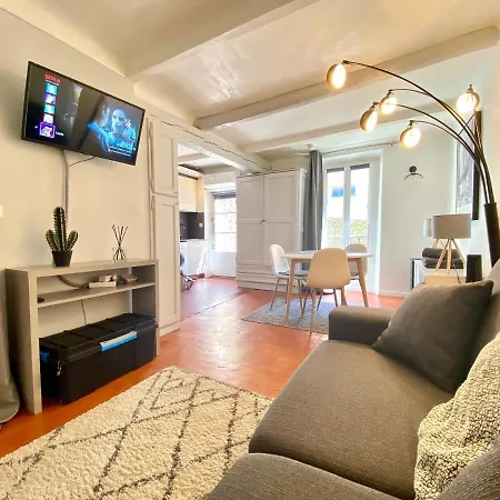 Apartment La Castre By Scls Locations
